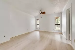 2623 Fallcreek Dr, Carrollton, TX 75006 - Photo 15