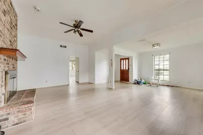 2623 Fallcreek Drive, Carrollton, TX 75006 - Photo 5