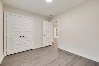 922 NE 33rd Street, Grand Prairie, TX 75050 - Photo 13