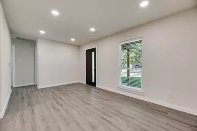 922 NE 33rd Street, Grand Prairie, TX 75050 - Photo 5