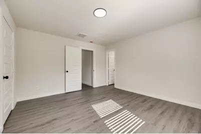 922 NE 33rd Street, Grand Prairie, TX 75050 - Photo 9
