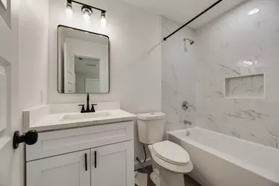922 NE 33rd Street, Grand Prairie, TX 75050 - Photo 11