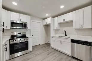 922 NE 33rd St, Grand Prairie, TX 75050 - Photo 7