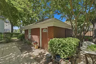 221 W 5th St, Bonham, TX 75418 - Photo 37