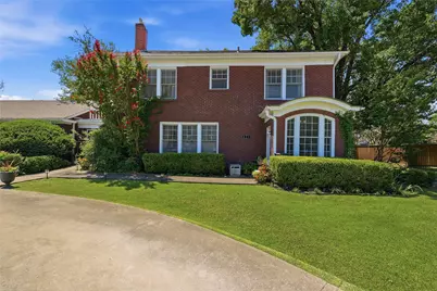 221 W 5th Street, Bonham, TX 75418 - Photo 3
