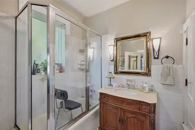221 W 5th Street, Bonham, TX 75418 - Photo 21