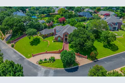 806 Forest Oaks Circle, Woodway, TX 76712 - Photo 37