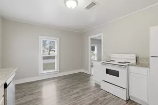 630 E Acheson St, Denison, TX 75021 - Photo 5