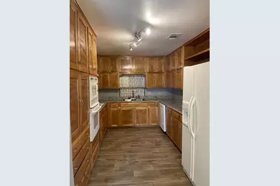 609 Williamsburg Court, Granbury, TX 76048 - Photo 5