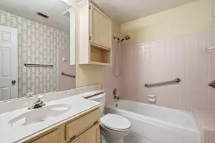 2703 Old English Ct, Euless, TX 76039 - Photo 13