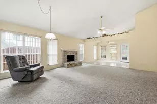 2703 Old English Ct, Euless, TX 76039 - Photo 3