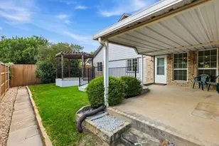 2703 Old English Ct, Euless, TX 76039 - Photo 19
