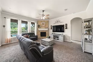 1003 Killian Dr, Mansfield, TX 76063 - Photo 5