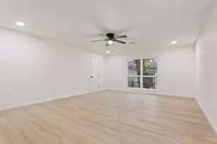 1029 N 45th St, Waco, TX 76710 - Photo 17