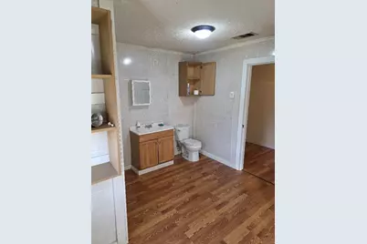 916 West Avenue B, Rosebud, TX 76570 - Photo 13