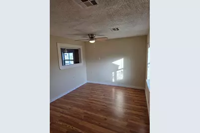 916 West Avenue B, Rosebud, TX 76570 - Photo 9