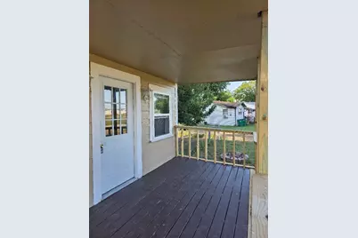 916 West Avenue B, Rosebud, TX 76570 - Photo 5