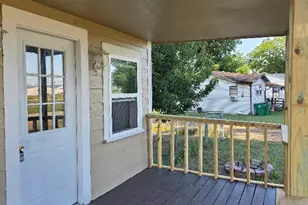 916 W Avenue B, Rosebud, TX 76570 - Photo 5