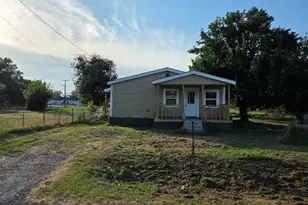 916 W Avenue B, Rosebud, TX 76570 - Photo 3