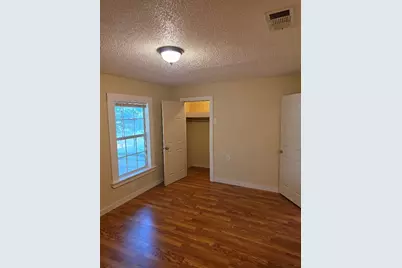916 West Avenue B, Rosebud, TX 76570 - Photo 17