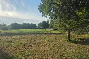 916 W Avenue B, Rosebud, TX 76570 - Photo 21