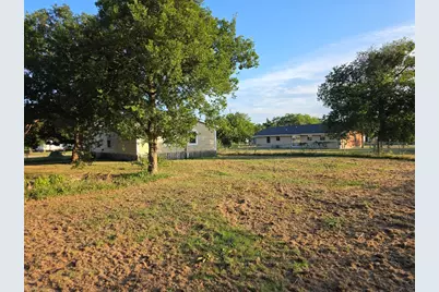 916 West Avenue B, Rosebud, TX 76570 - Photo 21