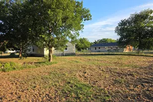 916 W Avenue B, Rosebud, TX 76570 - Photo 21