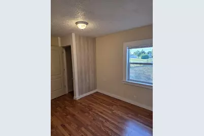 916 West Avenue B, Rosebud, TX 76570 - Photo 17