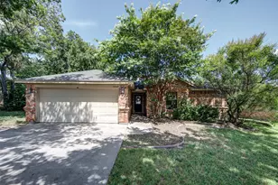 1606 N Mcdonald Ave, Decatur, TX 76234 - Photo 1