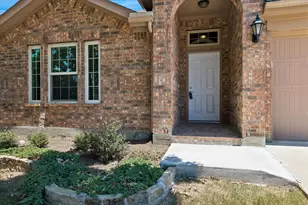 333 Pin Cushion Trail, Burleson, TX 76028 - Photo 3