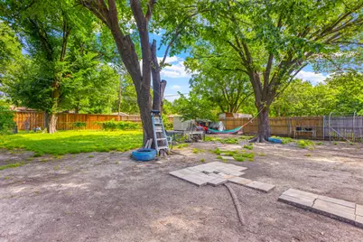 301 W Ridgewood Drive, Garland, TX 75041 - Photo 13