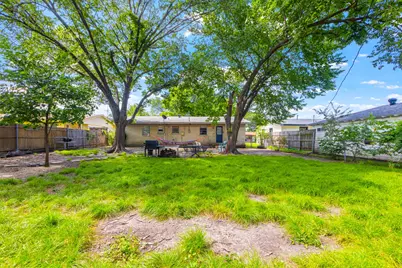 301 W Ridgewood Drive, Garland, TX 75041 - Photo 15