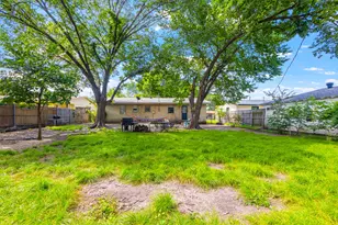 301 W Ridgewood Dr, Garland, TX 75041 - Photo 15