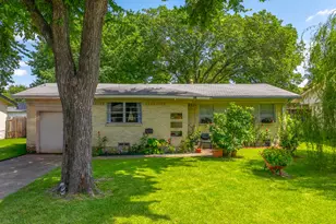 301 W Ridgewood Dr, Garland, TX 75041 - Photo 1
