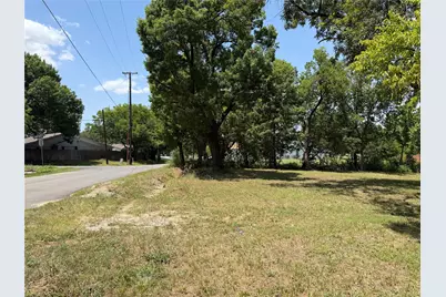 901 S Bryant Avenue, Sherman, TX 75092 - Photo 11