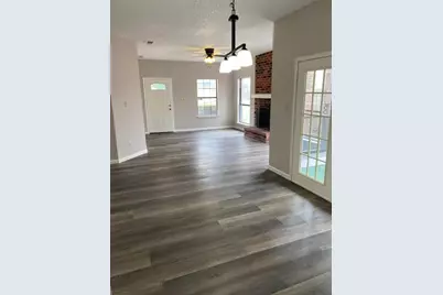 805 Melville Drive, Arlington, TX 76015 - Photo 3