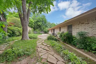 1008 Loch Lomond Dr, Arlington, TX 76012 - Photo 33