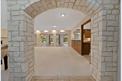 1008 Loch Lomond Drive, Arlington, TX 76012 - Photo 3
