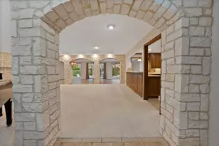 1008 Loch Lomond Dr, Arlington, TX 76012 - Photo 3