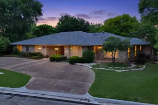 1008 Loch Lomond Dr, Arlington, TX 76012 - Photo 1