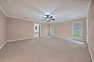 1008 Loch Lomond Dr, Arlington, TX 76012 - Photo 23