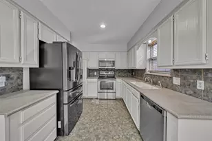 735 Danvers Ln, Mansfield, TX 76063 - Photo 9