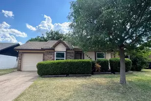 7204 Ridge Rd, Fort Worth, TX 76133 - Photo 1