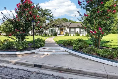1600 Royal Oaks Drive, Waco, TX 76710 - Photo 15