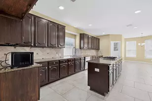 1812 Meadow Ridge Dr, Flower Mound, TX 75028 - Photo 11
