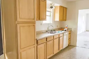 423 Elm St, Ranger, TX 76470 - Photo 5