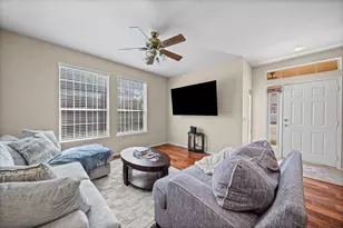 2204 Canterbury Park Dr, Grand Prairie, TX 75050 - Photo 9