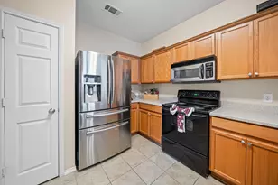 2204 Canterbury Park Dr, Grand Prairie, TX 75050 - Photo 11