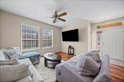 2204 Canterbury Park Drive, Grand Prairie, TX 75050 - Photo 9