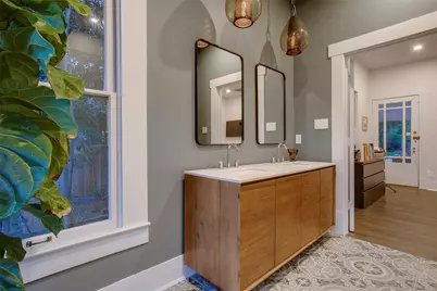 732 Haines Avenue, Dallas, TX 75208 - Photo 37